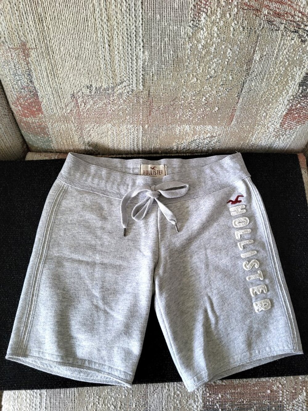 HOLLISTER Light Grey Women's Shorts Size Small
